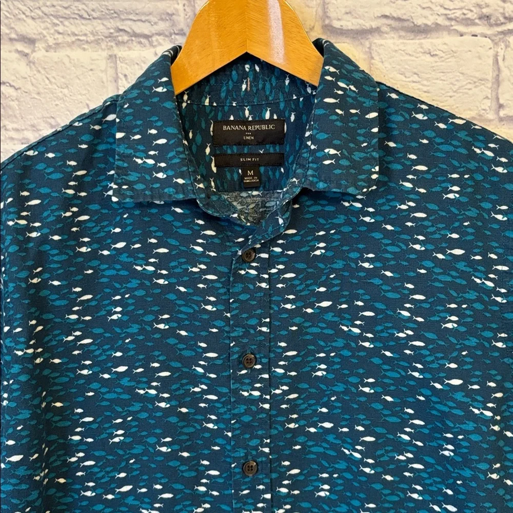 Banana Republic Linen Blend Fish Print Button Down Shirt Blue Men’s Size Medium